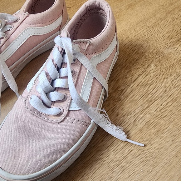 Light pink Van's girls size 12 - Picture 2 of 3